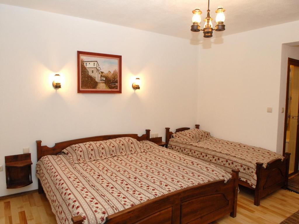 Hotel Pirinski Han - Old Adjev Han Sandanski Oda fotoğraf